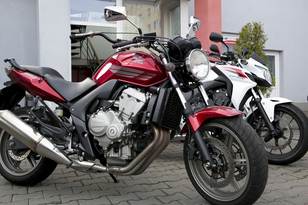 Červený výcvikový motocykl